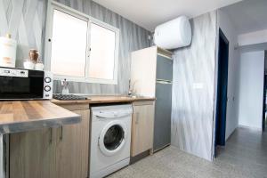 Kuchnia lub aneks kuchenny w obiekcie Letmalaga Cremades Beach