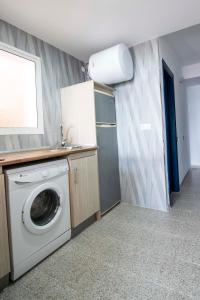 Kuchnia lub aneks kuchenny w obiekcie Letmalaga Cremades Beach
