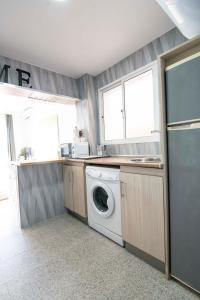 Kuchnia lub aneks kuchenny w obiekcie Letmalaga Cremades Beach