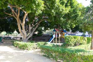 Plac zabaw dla dzieci w obiekcie Letmalaga Cremades Beach