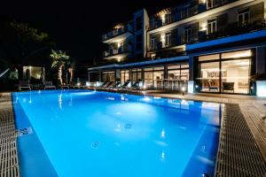 Bazén v ubytovaní Hotel Palazzo del Garda & Spa alebo v jeho blízkosti