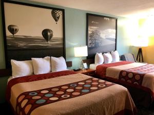 Voodi või voodid majutusasutuse Super 8 by Wyndham Union Gap Yakima Area toas