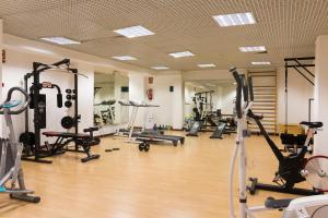 Fitness centrum a/nebo fitness zařízení v ubytování NEW VIP piscina y gimnasio