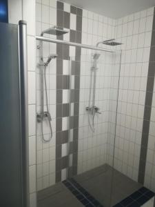 Kúpeľňa v ubytovaní Apartament Pomarańczowy z basenem i sauną