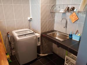 Kuchyň nebo kuchyňský kout v ubytování Nimman Expat Home
