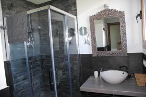 Łazienka w obiekcie Casa Rural El Olivar de Valdefuentes