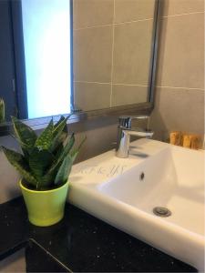 Koupelna v ubytování Tropicana 218 Macalister