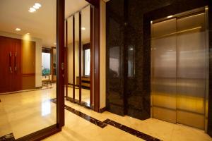 Foto de la galeria de RedDoorz Plus @ CBD Bintaro a Peladen