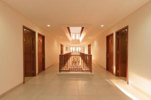 Foto de la galeria de RedDoorz Plus @ CBD Bintaro a Peladen