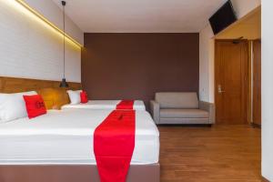 Llit o llits en una habitació de RedDoorz Plus @ CBD Bintaro