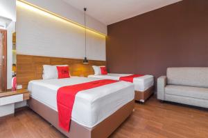Llit o llits en una habitació de RedDoorz Plus @ CBD Bintaro