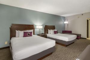 Krevet ili kreveti u jedinici u objektu Clarion Hotel Jackson Northwest