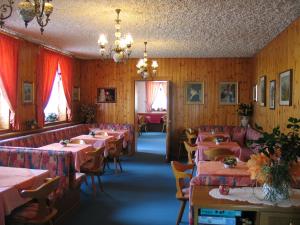 Posedenie v ubytovaní Hotel Negritella + 25 fotografií