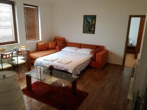 Et opholdsområde på Grand Monastery Apart-Hotel + 38 billeder