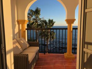 BALCON DEL MAR 2 APARTAMENT ON THE BEACH FRONT, Mijas Costa ...