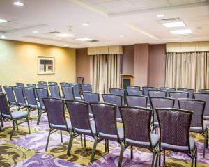 The business area and/or conference room at Comfort Suites