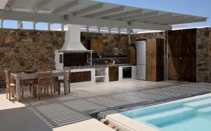 Bazén v ubytování Elegant Mykonos nebo v jeho okolí