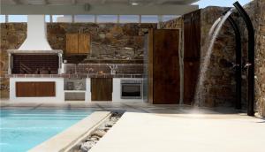 Bazén v ubytování Elegant Mykonos nebo v jeho okolí
