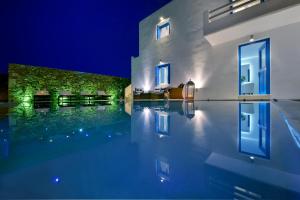 Bazén v ubytování Elegant Mykonos nebo v jeho okolí