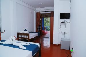 Gallery image of Golden Surfer Beach Hotel in Tangalle