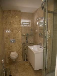 A bathroom at Rhapsody Hotel Kas