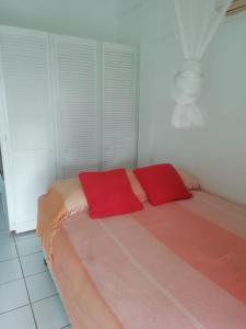 A bed or beds in a room at Apartment Espoir