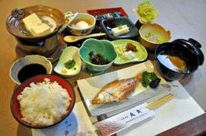 Makanan di atau di tempat lain dekat ryokan