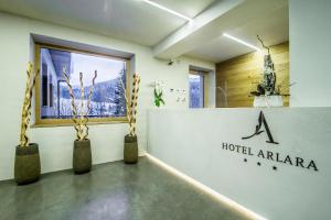 Vstupní hala nebo recepce v ubytování Hotel Arlara + 37 fotografií