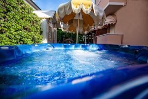 Bazén v ubytování Hotel Sileoni nebo v jeho okolí