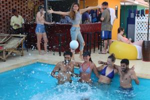 Επισκέπτες που μένουν στο Ostello Bello Bagan Pool