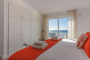 Кровать или кровати в номере Tenerife Villa Golf Vistamar