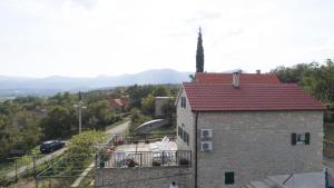 Nespecifikovaný výhled na hory nebo výhled na hory při pohledu z apartmánu