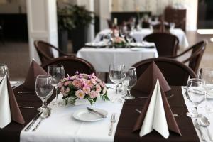 Restoran või mõni muu söögikoht majutusasutuses Old Lake Golf Hotel