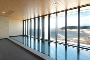 Bazén v ubytování JR Clement Inn Takamatsu nebo v jeho okolí