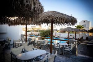 Bazén v ubytování Alexandra Hotel nebo v jeho okolí + 27 fotografií
