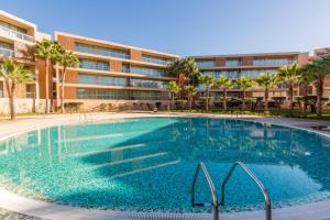 Bazén v ubytování Apartments Maria - Salgados 10A0D nebo v jeho okolí