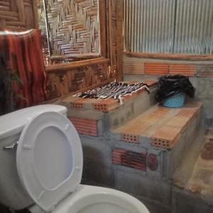 Ванна кімната в Dahla Lanta Hut