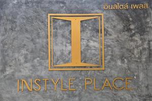 Certificato, attestato, insegna o altro documento esposto da Instyle Place