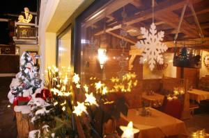 Restauracja lub miejsce do jedzenia w obiekcie Hotel Eder Michaela