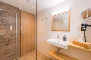 Koupelna v ubytování Das kleine Bio Hotel Tiefenbach