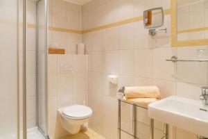 Koupelna v ubytování Das kleine Bio Hotel Tiefenbach