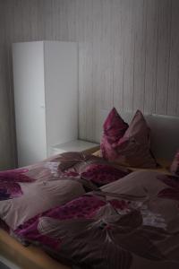 Łóżko lub łóżka w pokoju w obiekcie Ferienwohnung Haus Cerny