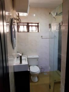 Bilik mandi di CG Apartments Metro