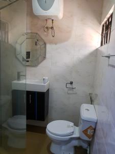 Bilik mandi di CG Apartments Metro
