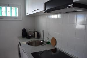 Kuchnia lub aneks kuchenny w obiekcie Bungalow DALAI - Pool view- Good wifi