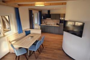 Kuchyňa alebo kuchynka v ubytovaní Aktiv Hotel Karnia