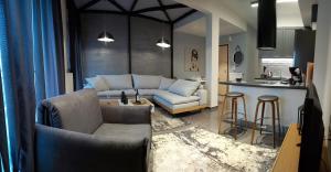 Posezení v ubytování Comely luxury Apt Must