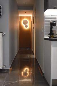 Kuchyň nebo kuchyňský kout v ubytování Comely luxury Apt Must