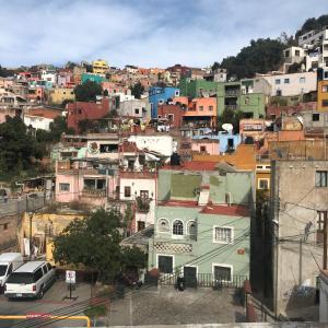 Γενική άποψη της πόλης Γκουαναχουάτο ή θέα της πόλης από  αυτό το διαμέρισμα
