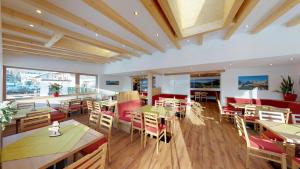 Restauracja lub miejsce do jedzenia w obiekcie Familienhotel Central